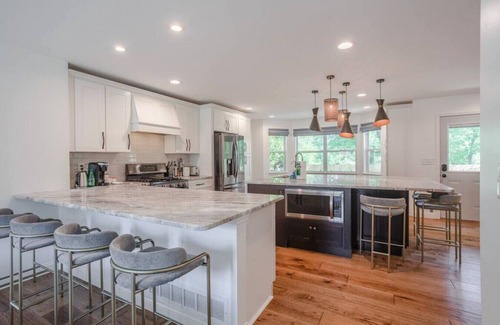 Mason Casa | Spacious, Modern 5B in Mason by I-71, Kings Island
