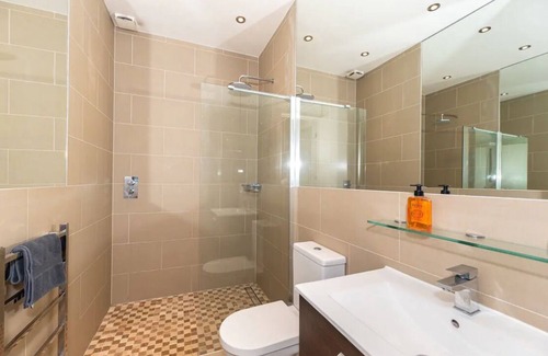 Venetian Islands Villa | Spacious modern 6-bedroom villa in charming venetian islands