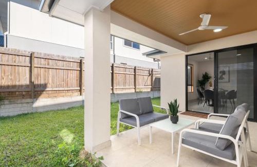 Pallara Casa | Spacious Modern 6BR Family Home in Pallara QLD