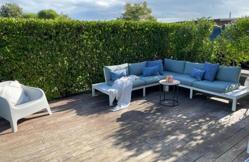 Mangawhai Casa | Spacious, modern, and central by the Seaside