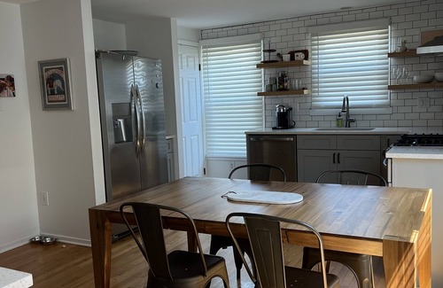 Margate City Casa | Spacious, modern beach cottage in Margate one mile from the beach