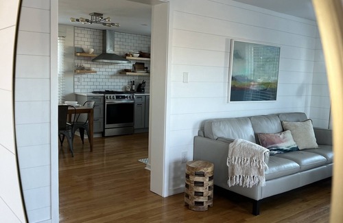 Margate City Casa | Spacious, modern beach cottage in Margate one mile from the beach