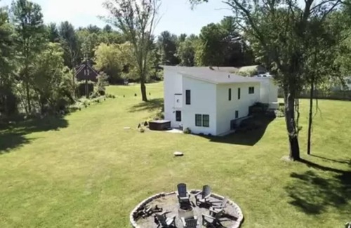 Glendale Casa | Spacious & Modern Berkshires Getaway