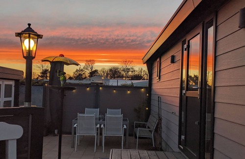 Renesse Chalet De Esquí | Spacious modern chalet with top amenities, 5 minutes from the beach