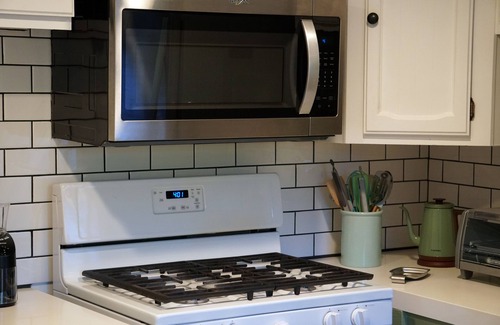 Los Feliz Apartamento | Spacious, Modern Comfort at Griffith Park