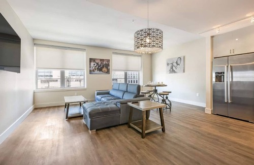 Central Business District Apartamento | Spacious Modern Condo near French Quarter