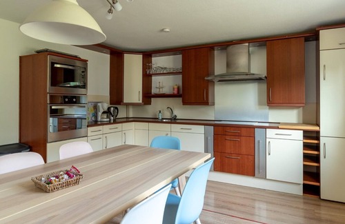 Untervalme Casa | Spacious, modern vacation home with large garden, near Winterberg