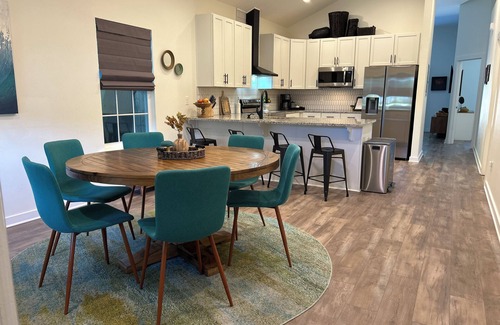 South Pensacola Cabaña | Spacious, cozy downtown cottage designed just for you, your peeps and your pup!