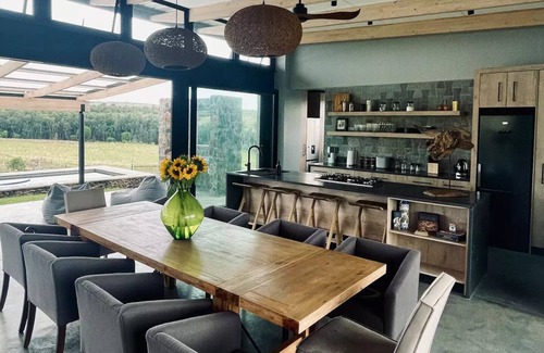 Mogale City Otro | Spacious modern farmhouse on 16 hectares