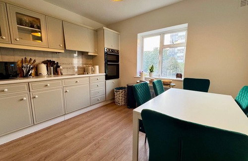 Ealing Apartamento | Spacious & Modern 1-Bed Flat near Ealing