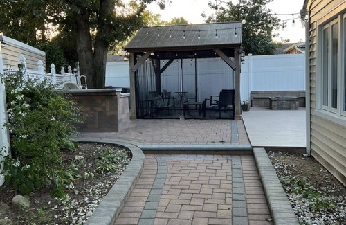 North Valley Stream Casa | Spacious Modern House 15 minutes from JFK airport!