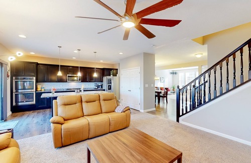 Columbus Casa | Spacious & modern home with office, enclosed backyard, & W/D - dog-friendly