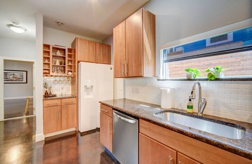 Blackshear-Prospect Hill Casa | Spacious Modern Home Walkable Cool Area Near Downtown