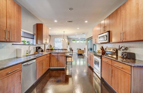 Blackshear-Prospect Hill Casa | Spacious Modern Home Walkable Cool Area Near Downtown