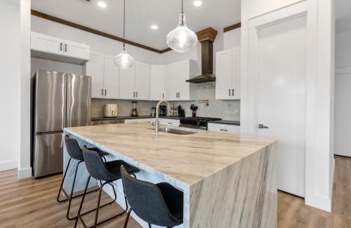 Garden Oaks Casa | Spacious, modern home with loft, 15 minutes from Downtown Houston
