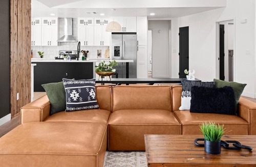 La Paz At Desert Springs Casa | Spacious Modern Pet Friendly Home with Private Heated Pool and Spa.