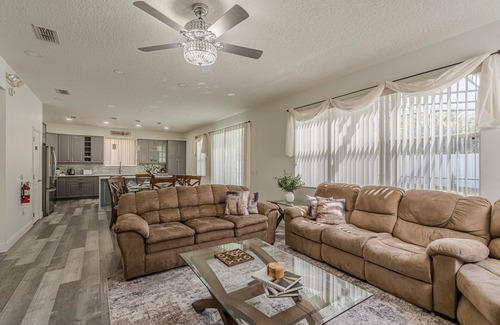 Windwood Bay Casa | Spacious Modern Pool Home w/ 3 Masters Amazing Games Rm & Secret Harry Potter Rm