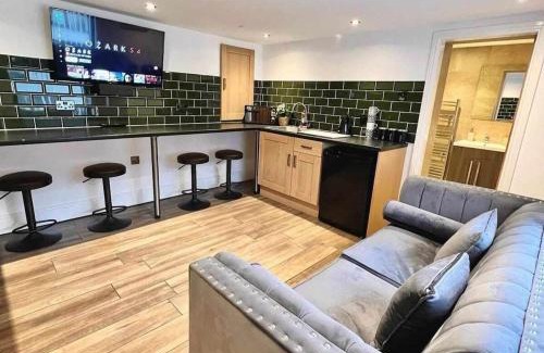 St George's Quarter Apartamento | Spacious Modern Retreat Sleeps 11 Liverpool City