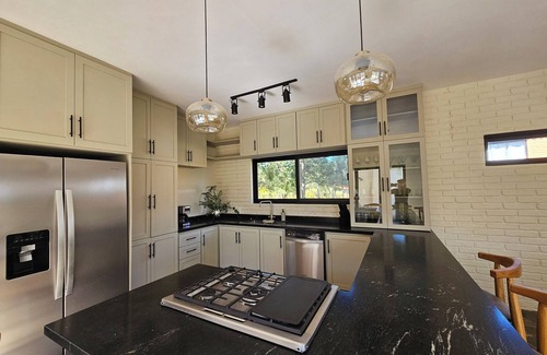 Tapalpa Casa | Spacious Modern/ Ruatic 4-bedroom house in tranquil Tapalpa.
