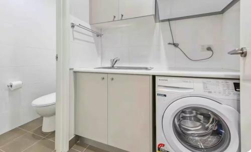 Asquith Casa | Spacious & Modern Townhouse in Asquith