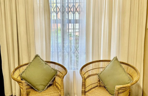 Bedfordview Casa | Spacious & Modern Unit ll Close to OR Tambo ll Quiet & Safe