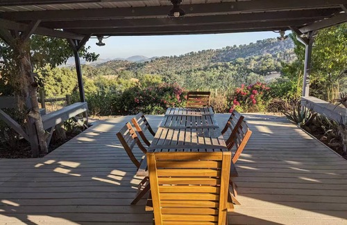 Squaw Valley Casa | Spacious Modern Vacation Home near Kings Canyon N.P. EV Charging Fast Wifi.