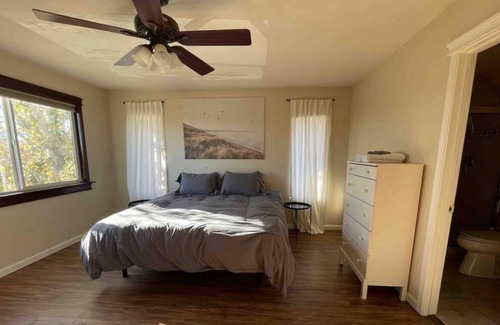Redding Casa | Spacious Modern w/hot tub pool 4BD/3BR
