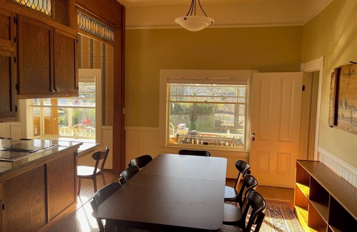 Oakley Casa | Spacious modernized 5-bedroom farmhouse on vineyard