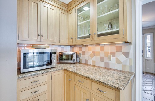 Mount Kisco Casa | Spacious Mount Kisco Home < 1 Mi to Downtown!