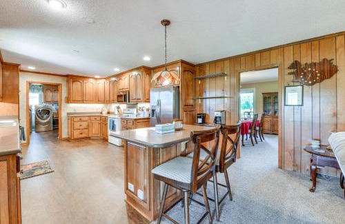Southmont Casa | Spacious Mount Pleasant Home with Grill and Yard!