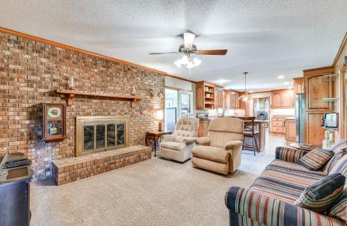 Southmont Casa | Spacious Mount Pleasant Home with Grill and Yard!