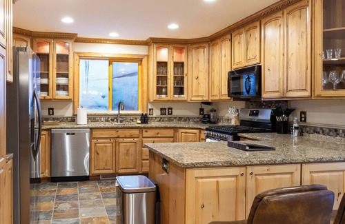 Summit Park Cabina | Spacious Mountain Chalet - Park City, Game Room, Near 7 Ski Resorts, 4 Balconies