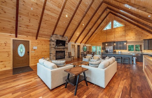 McHenry Casa | Spacious Mountain Lodge w/ Hot Tub & Fire Pit