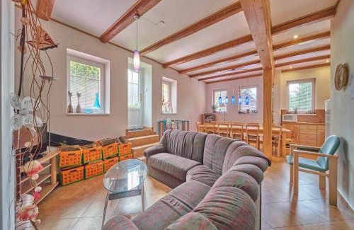 Lampertice Casa | Spacious Mountain Retreat