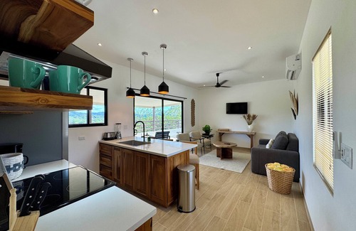 Villarreal Casa | Spacious Mountain View 8 Guests 2 Entire Homes