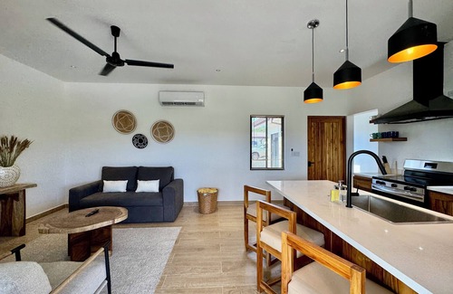 Villarreal Casa | Spacious Mountain View 8 Guests 2 Entire Homes