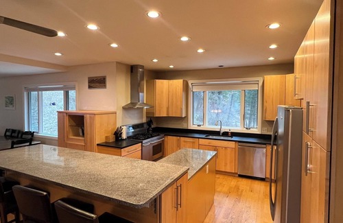 Missoula Casa | Spacious Mountainside Lodge on 10 acres in the outskirts of Missoula