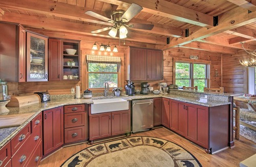 Mouth of Wilson Cabina | Spacious Mouth of Wilson Cabin Near New River