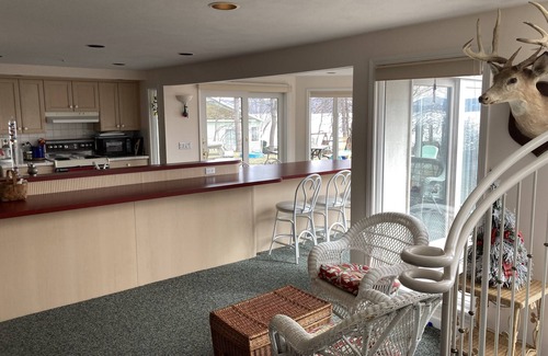 Town of Jerusalem Casa | Spacious multi-level lakeside home w/ renovated kitchen and abundant parking!