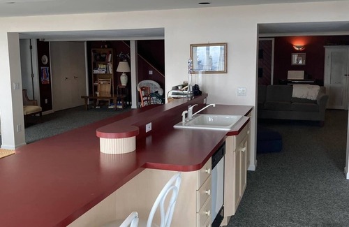 Town of Jerusalem Casa | Spacious multi-level lakeside home w/ renovated kitchen and abundant parking!