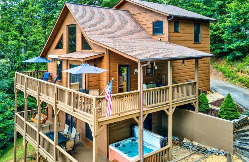 Indian Rock Springs Casa | Spacious Murphy Chalet with Hot Tub Mtn Views!