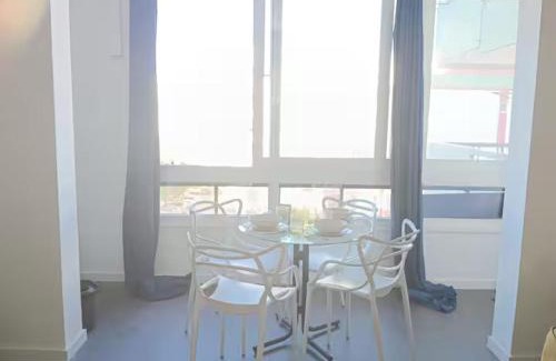 Reboleira Apartamento | Spacious & Near the Subway