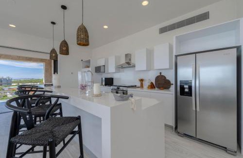 Cabo San Lucas Apartamento | Spacious New 3BR Condo at Tramonti plus Resort Access
