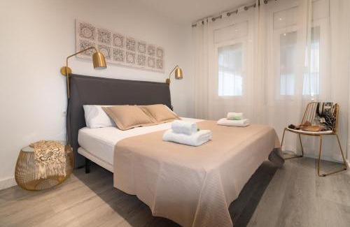 Sants-Montjuic Apartamento | Spacious New and Renovated Apartment in Plaza España with Stunning Terrace-Garden and Exquisite Decoration