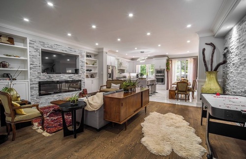 Fallingbrook Casa | Spacious New Home Fully Furnished - Ideal Location!