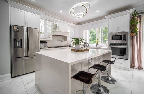 Fallingbrook Casa | Spacious New Home Fully Furnished - Ideal Location!