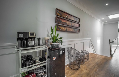 Fallingbrook Casa | Spacious New Home Fully Furnished - Ideal Location!