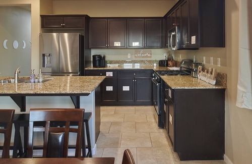 Roosevelt Casa | Spacious & New I KINGS & BBQ