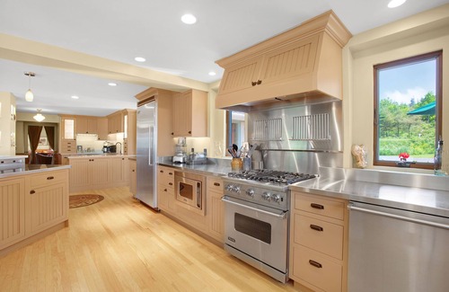Port Clyde Casa | Nuevo listado: Casa espaciosa, recientemente remodelada con cocina de chef en el océano