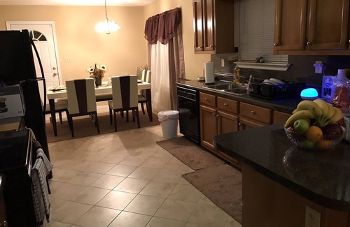 Shannon Casa | Spacious newly renovated, w/air 3 bedroom home on corner lot- park 2 cars